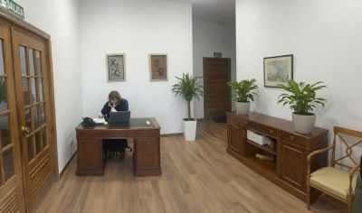 Recepción oficina de Simfer Consulting Obras y Reformas